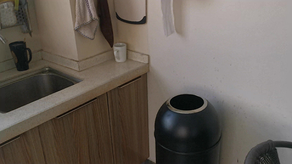 捅破“窗户纸儿”的声明 